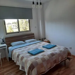 Private In Shared Near Airport - 24 Hour Shuttle Service Homestay